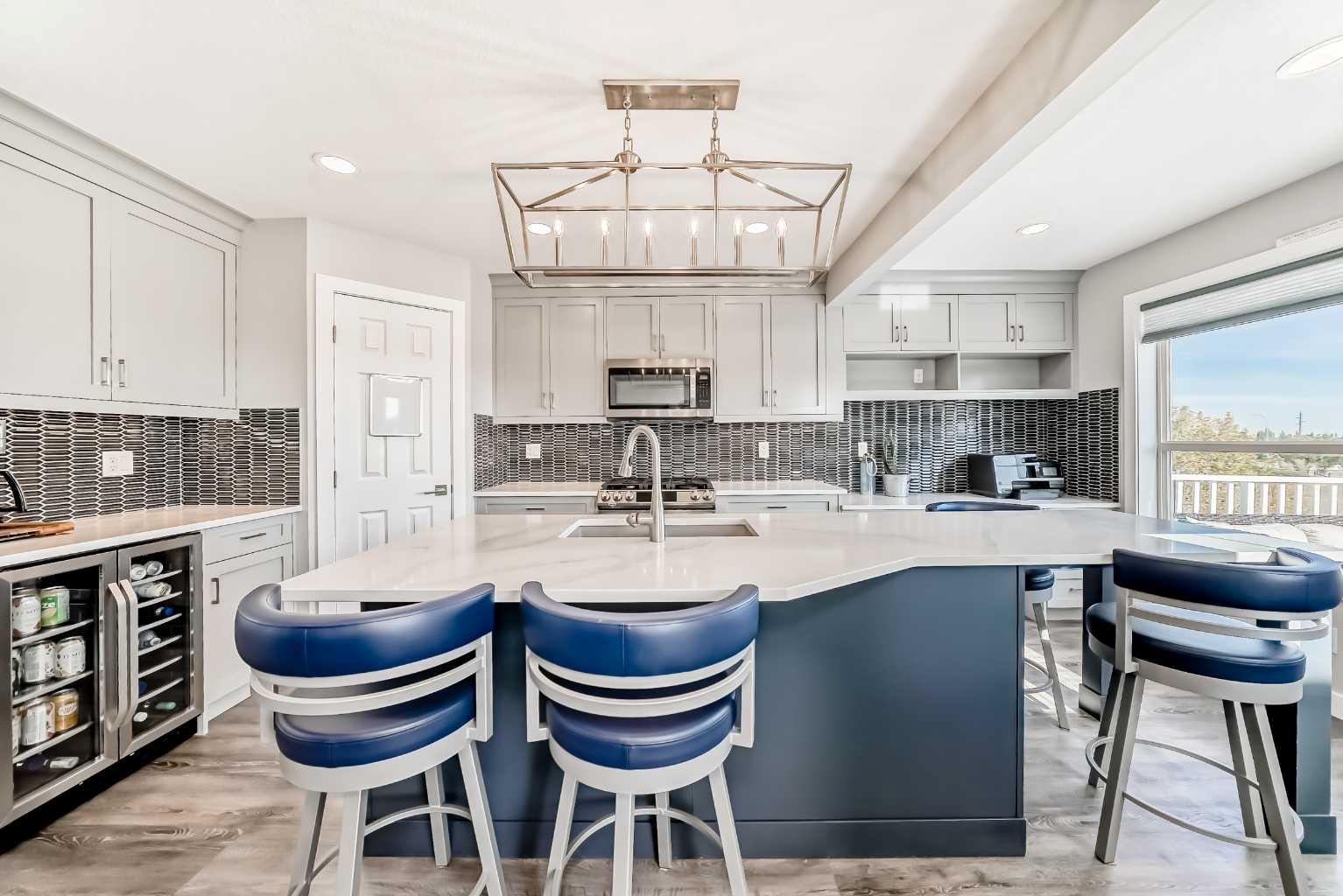 48 Bridleglen Rd SW, Calgary, AB T2Y 3X5