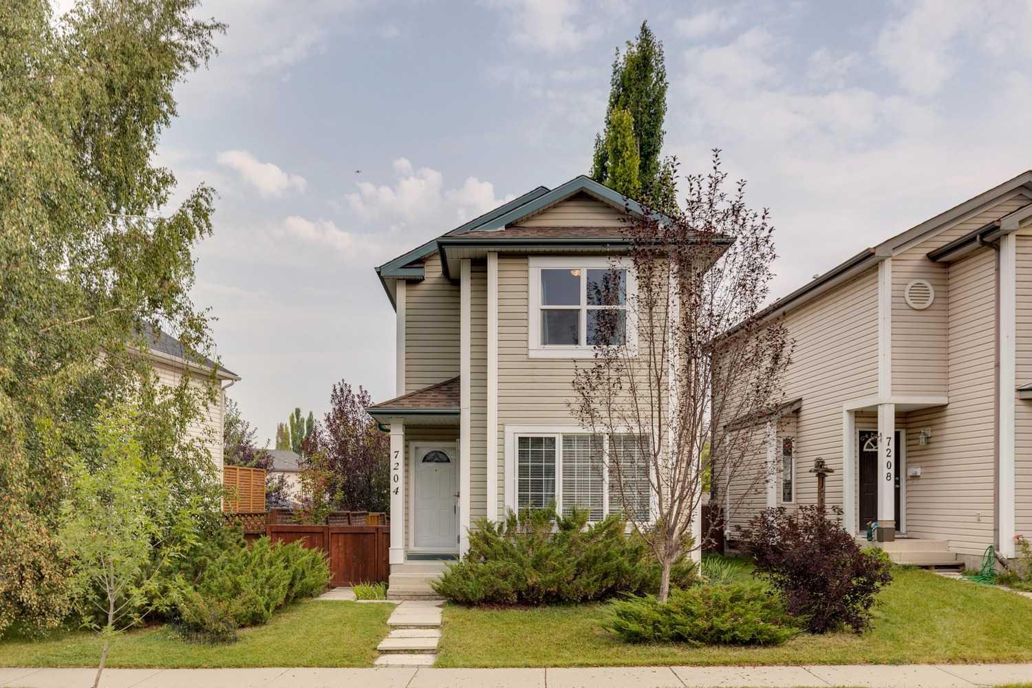 7204 Sierra Morena Blvd SW, Calgary, AB T3H 3G5