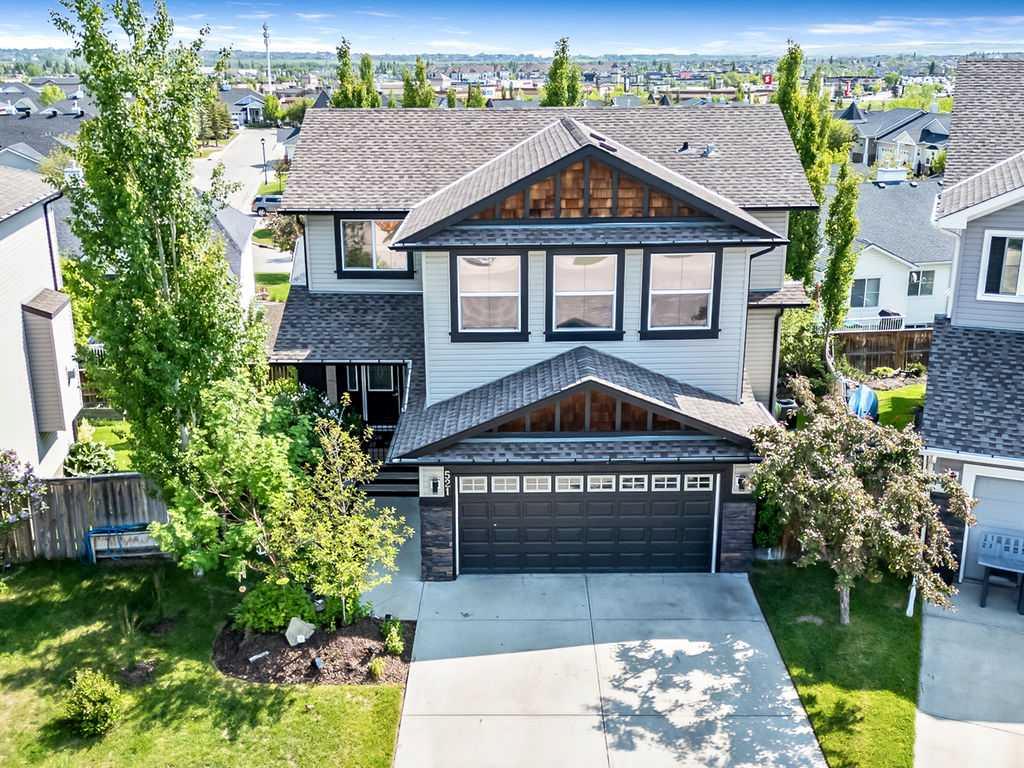 521 Westmount Close, Okotoks, AB T1S 0B7