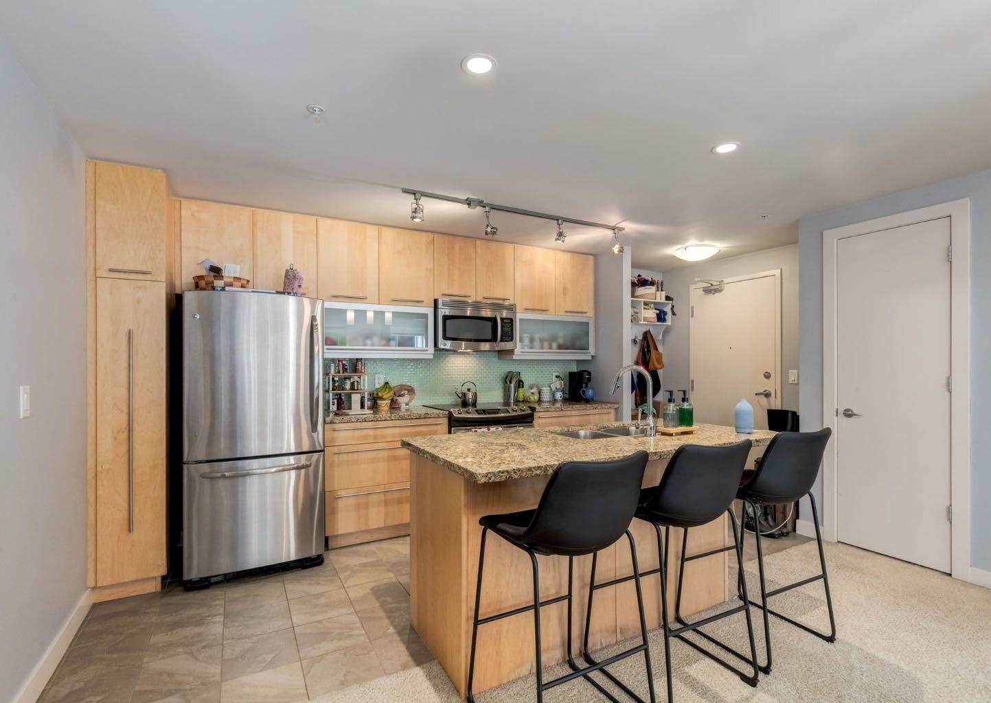 215 13 Avenue Sw Unit 204, Calgary, AB T2R 0V6