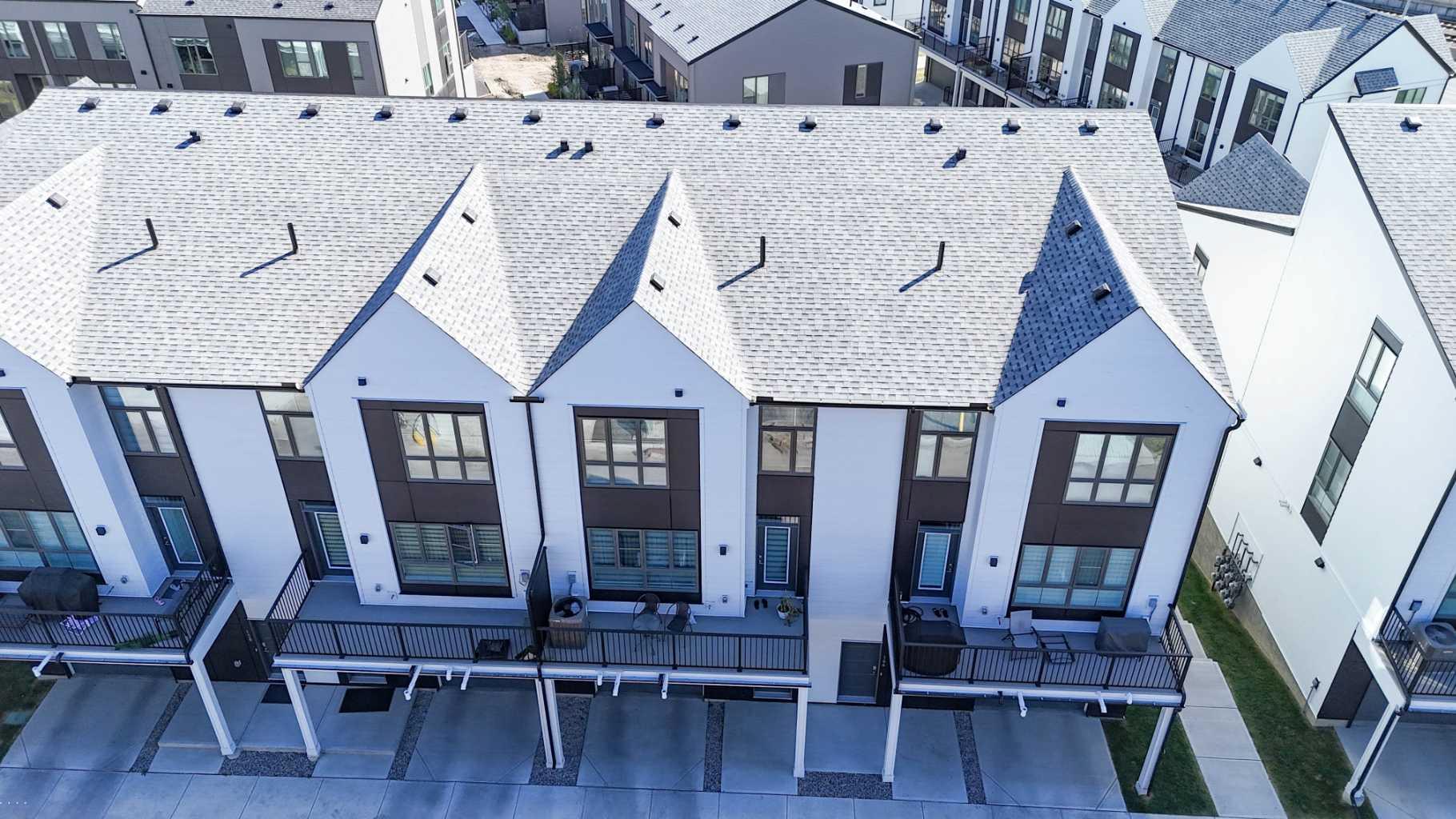 142 Sovereign Common SW, Calgary, AB T3C 3Y3