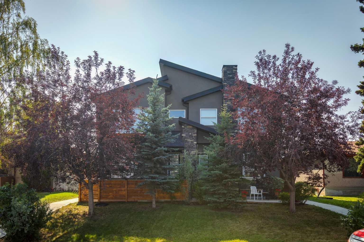 4613 17 Avenue Nw Unit 2, Calgary, AB T3B 0P3