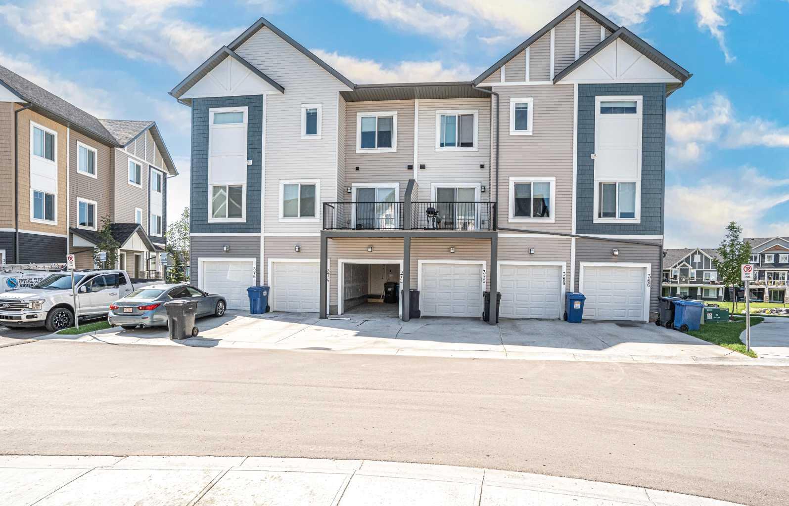 372 Canals Xing SW, Airdrie, AB T4B 4L3