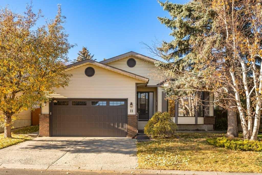 11 Bernard Pl NW, Calgary, AB T3K 2B8