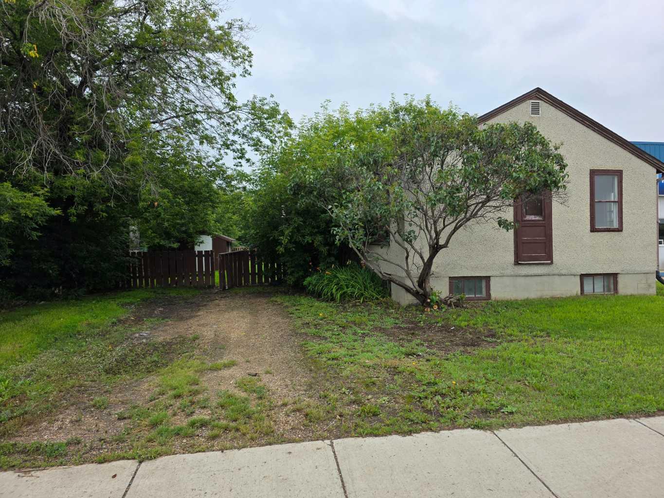4910 Hwy 2a, Lacombe, AB T4L 1J8
