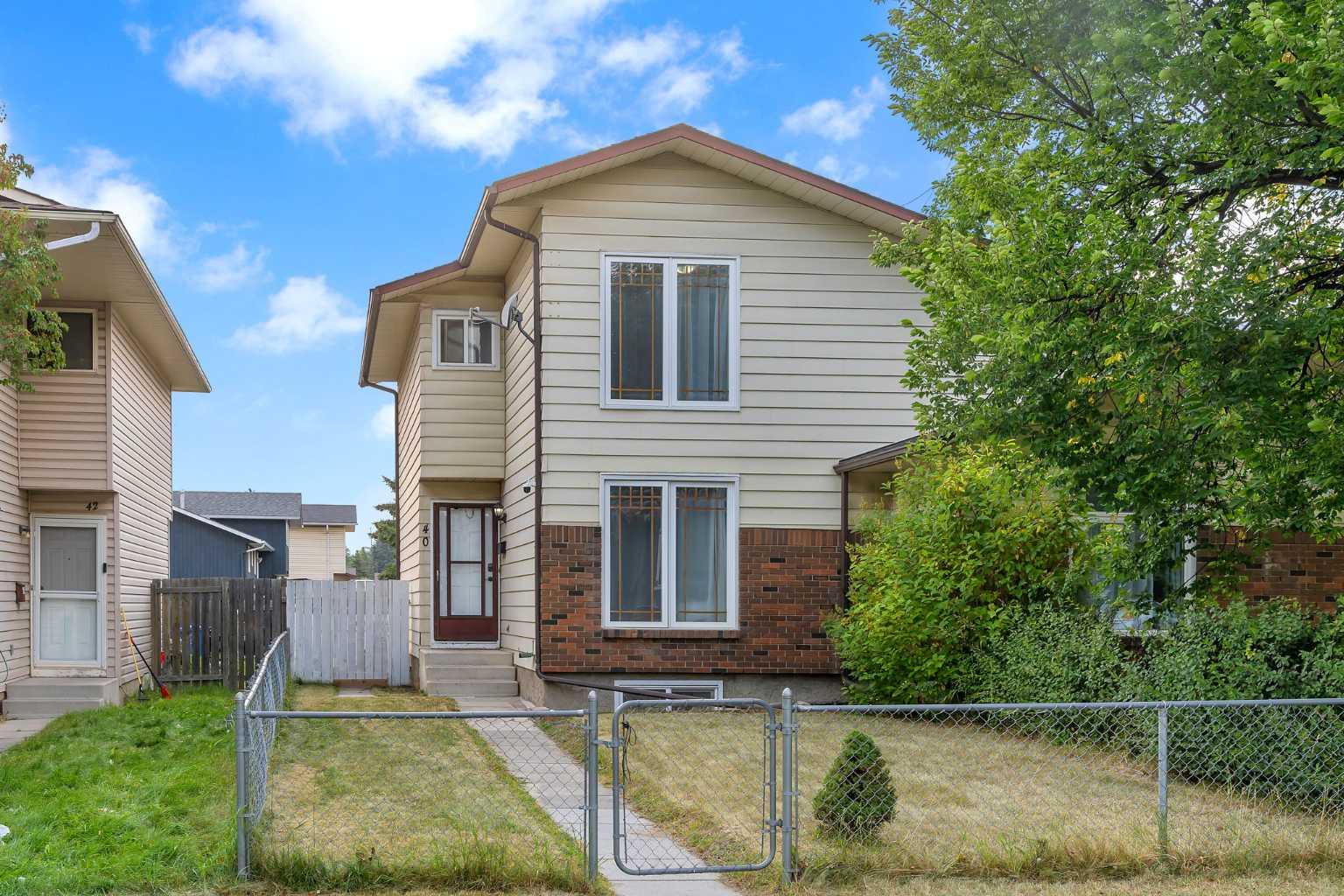 40 Temple Pl NE, Calgary, AB T1Y 3R9