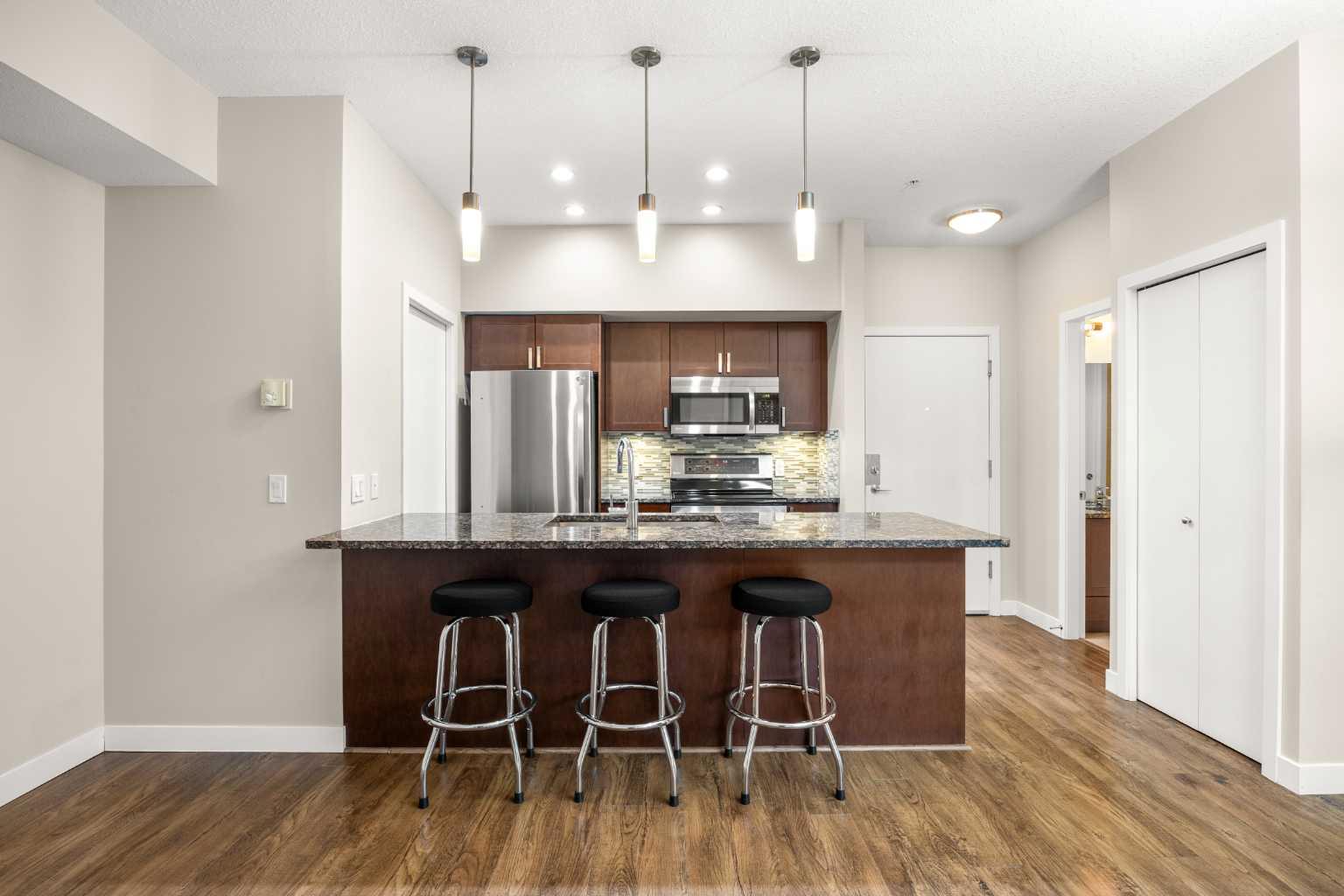 4303 1 Street Ne Unit 318, Calgary, AB T2E 7M3