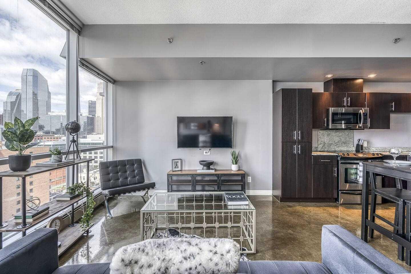 135 13 Avenue Sw Unit 907, Calgary, AB T2R 0W8