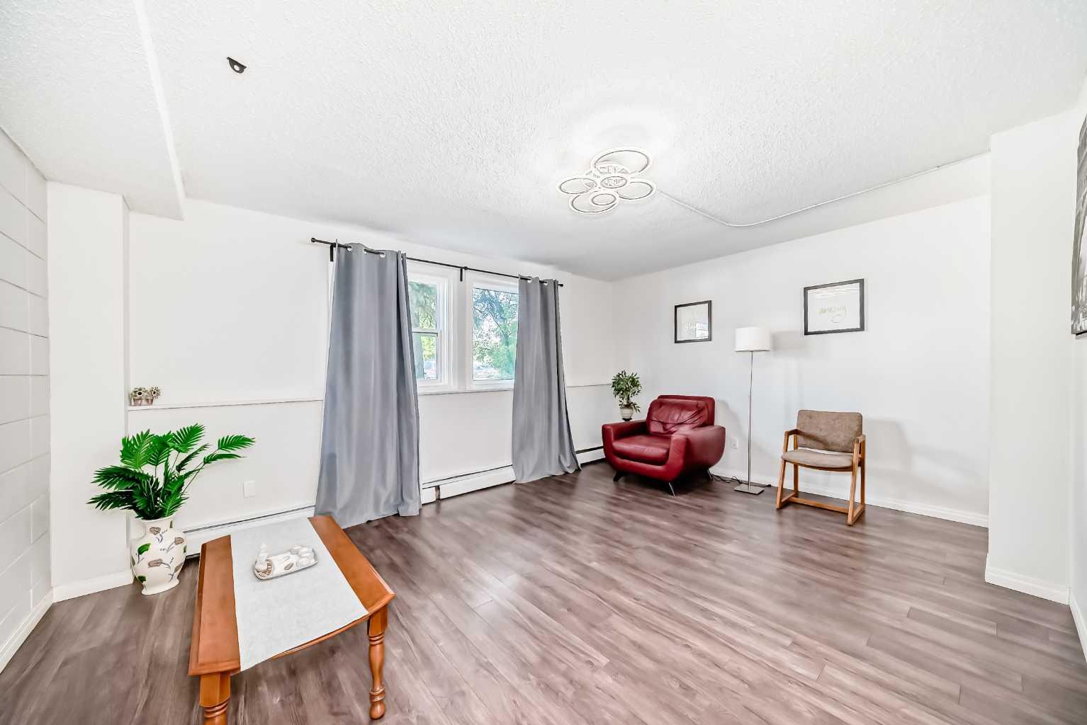 2111 14 Street Sw Unit 101, Calgary, AB T2T 3T2
