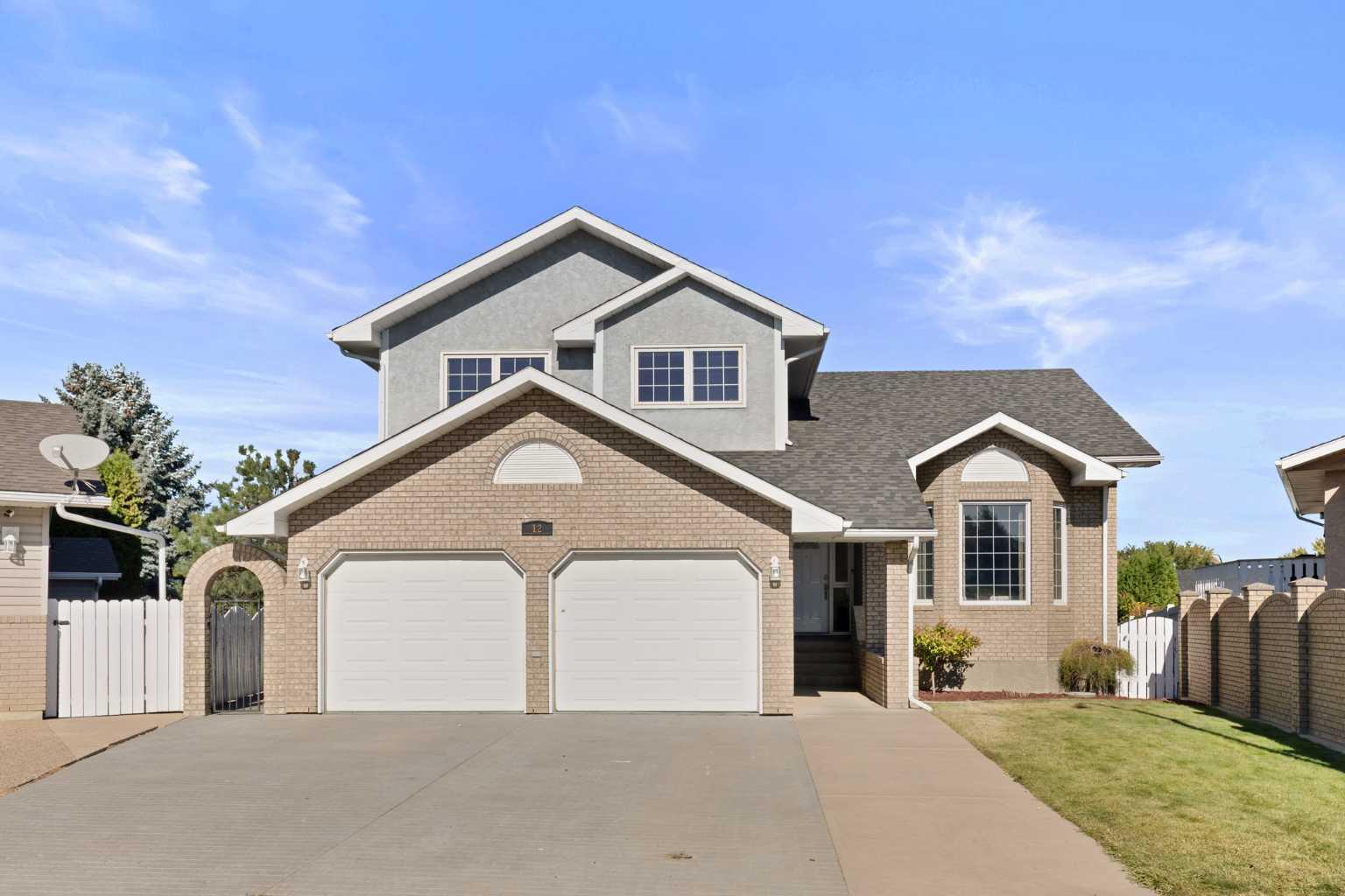 12 Redwood Way SE, Medicine Hat, AB T1B 3Z5