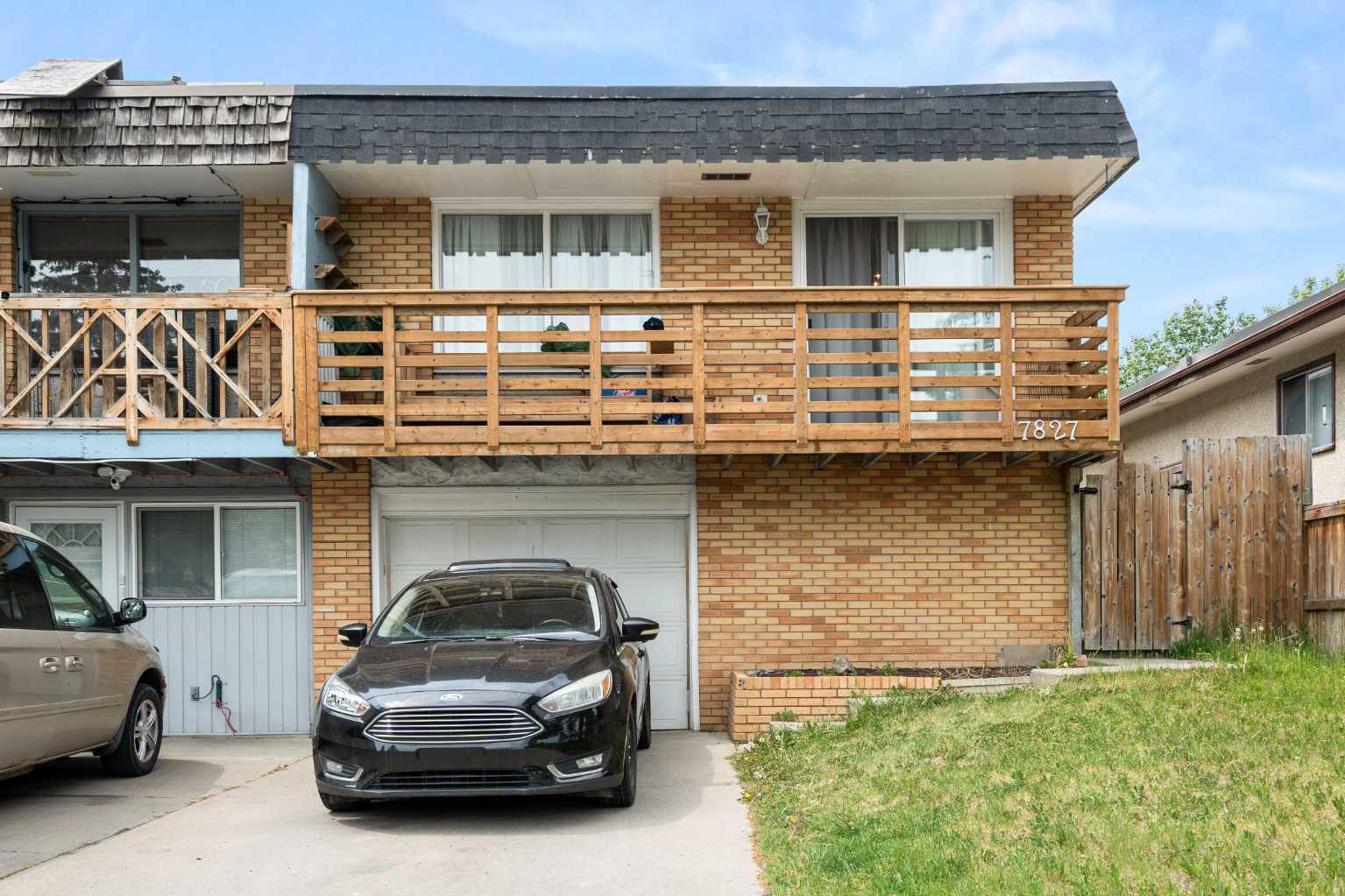 7827 Hunterquay Rd NW, Calgary, AB T2K 4T8