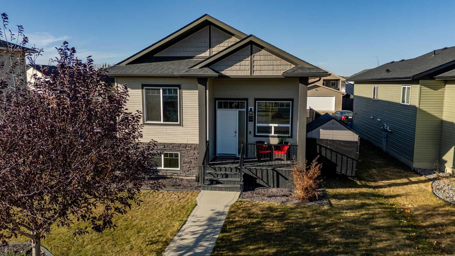 22 Mackenzie Ranch Way, Lacombe, AB T4L 0A7