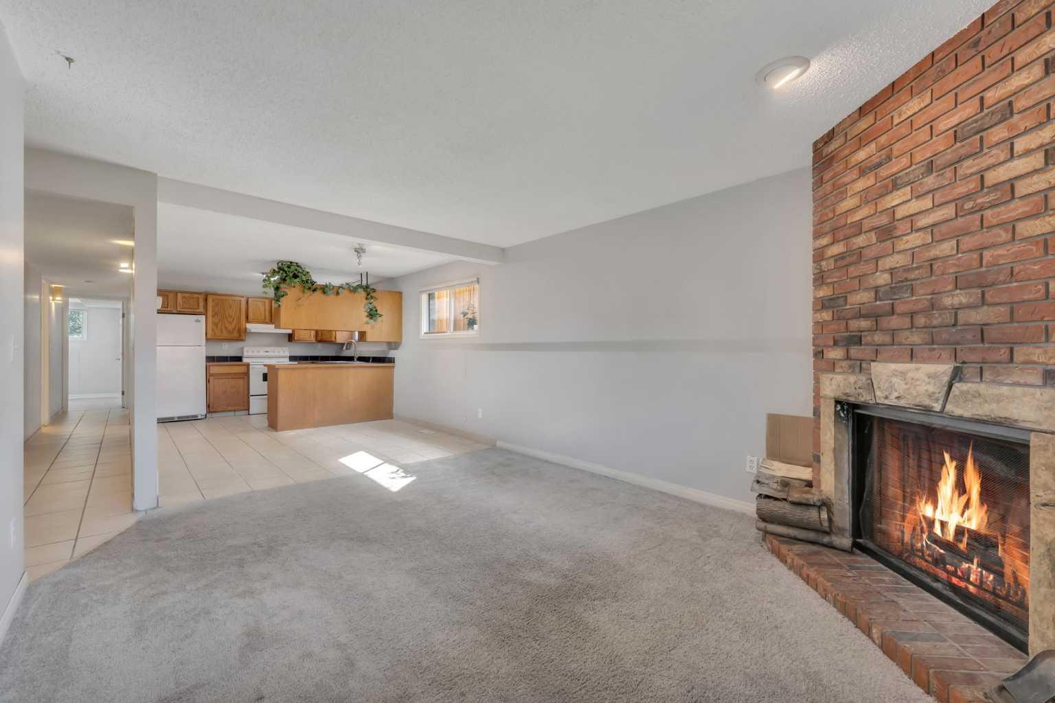 3314 Centre Street Ne Unit 2, Calgary, AB T2E 2X8