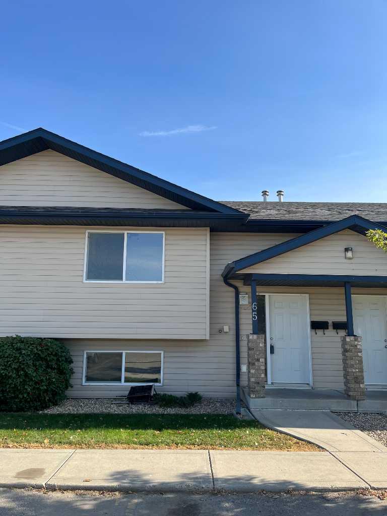 65 Leung Pl, Blackfalds, AB T0M 0J0