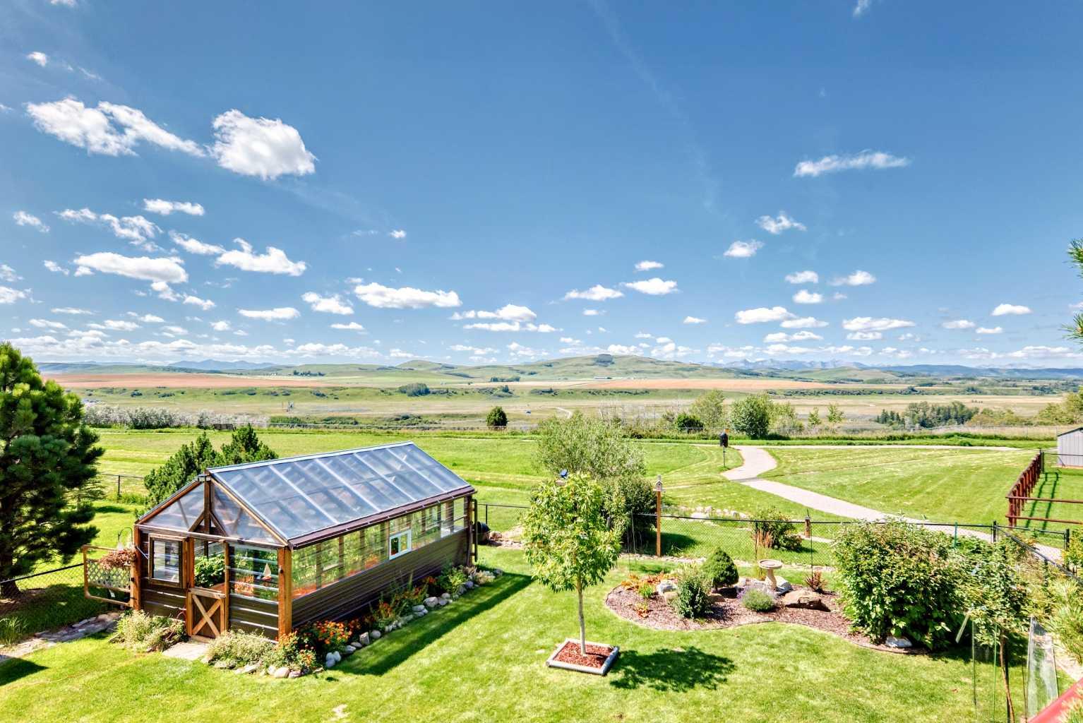 533 Highwood Dr, Longview, AB T0L 1H0