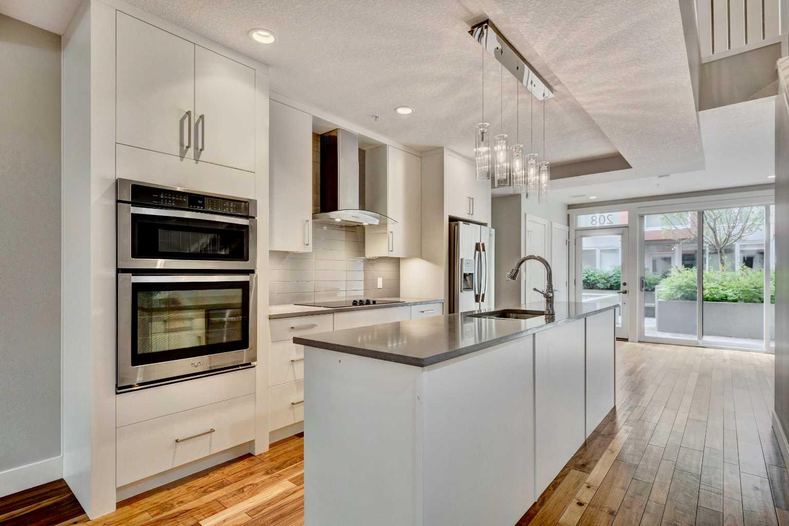 2717 17 Street Sw Unit 208, Calgary, AB T2T 4N4
