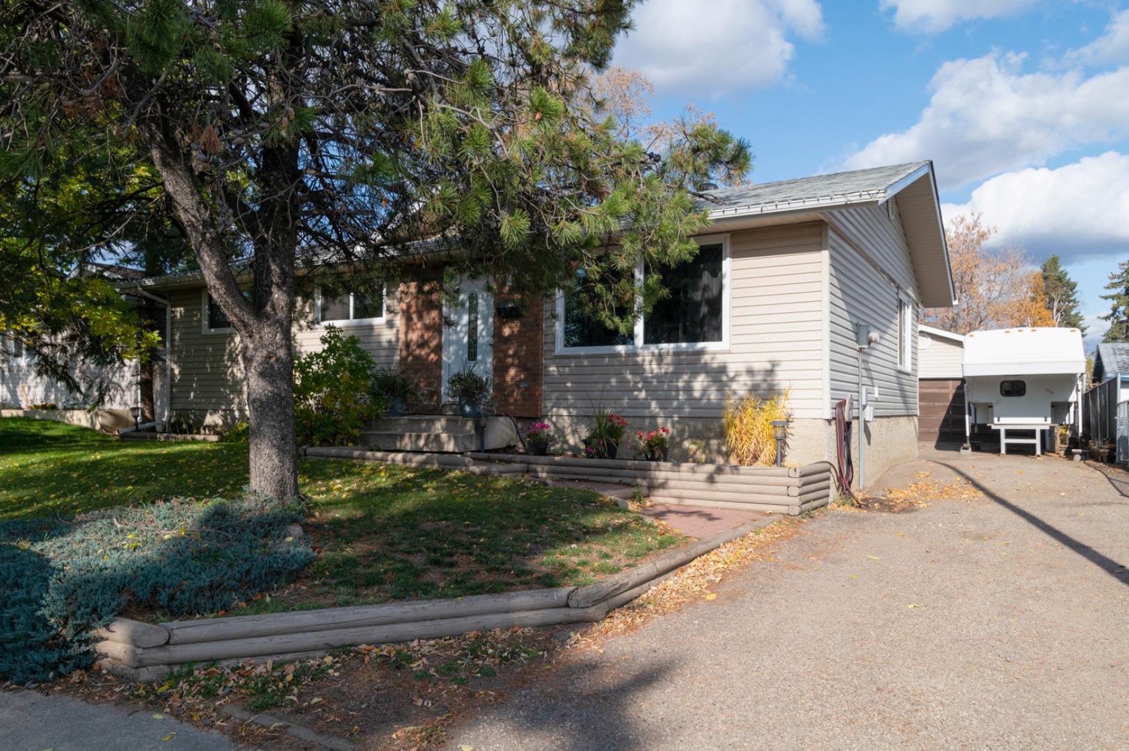 169 Beale Cres, Fort Mcmurray, AB T9H 2T3