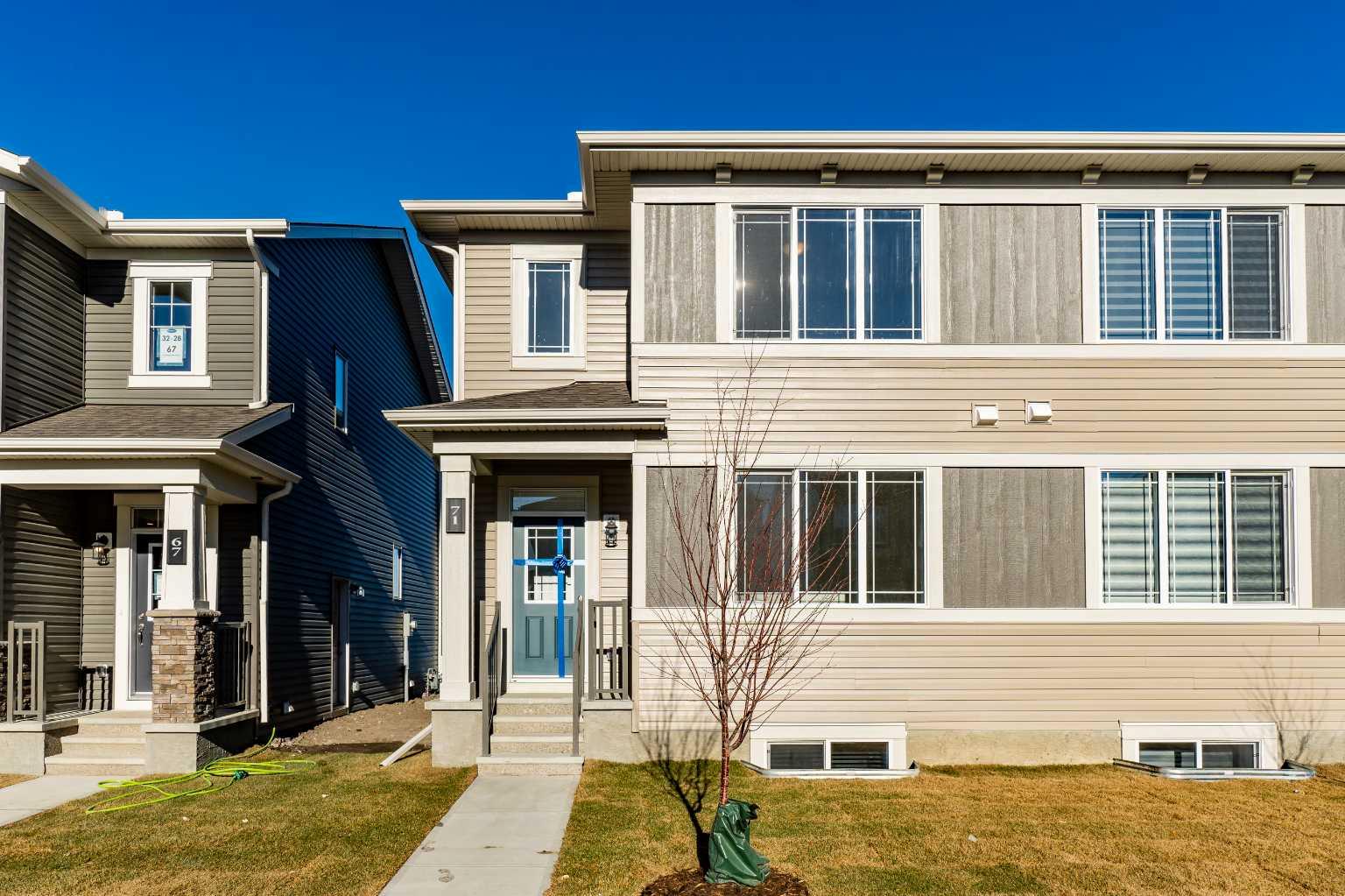 71 Carringford Rd NW, Calgary, AB T3P 2H1