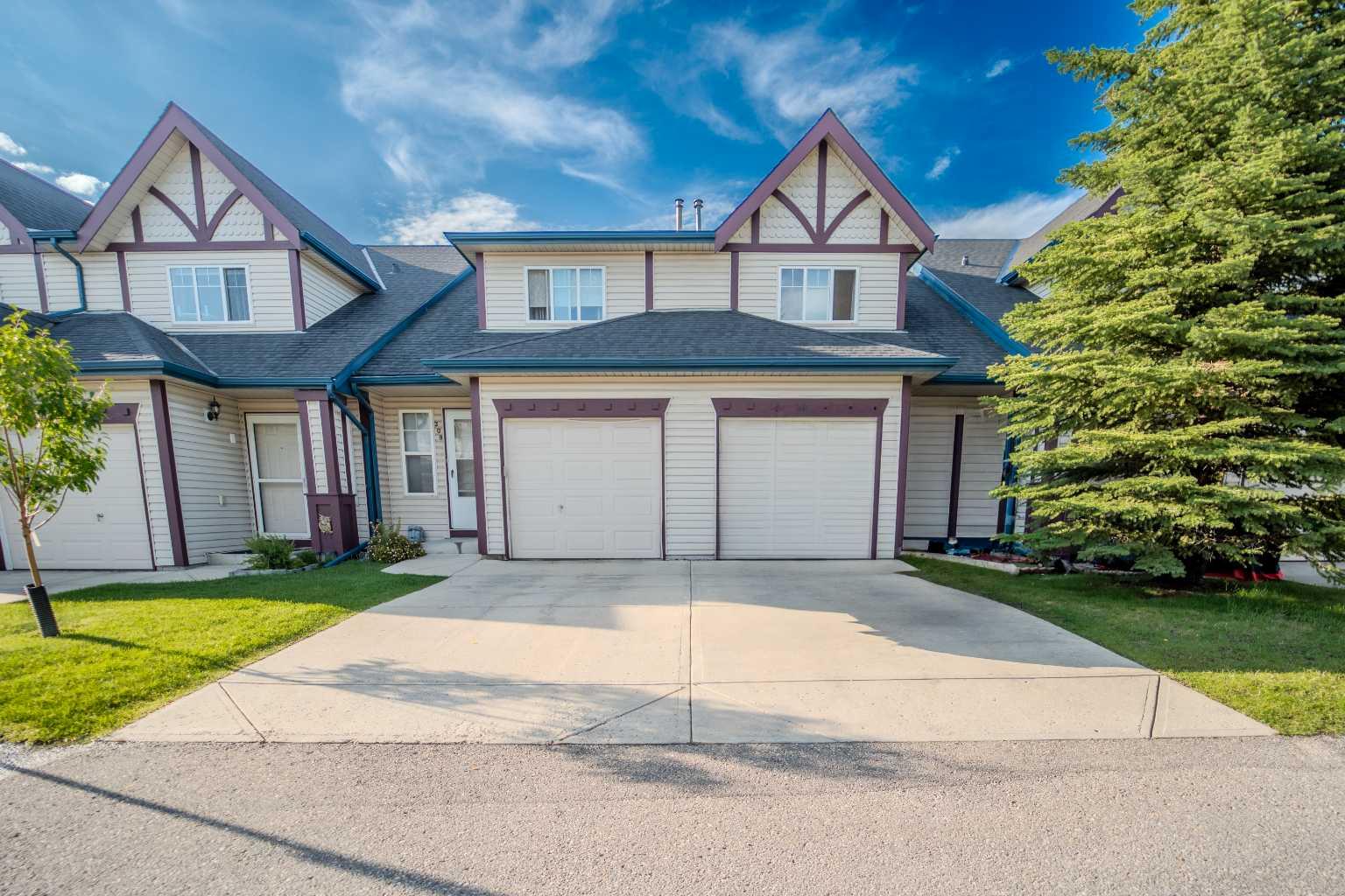 310 Country Village Cpe NE, Calgary, AB T3K 5X2