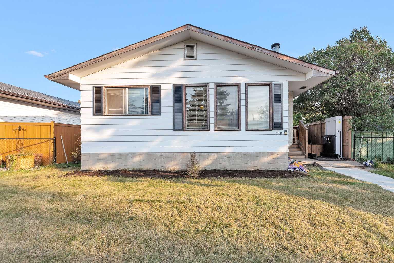 3283 Dover Ridge Dr SE, Calgary, AB T2B 2A8