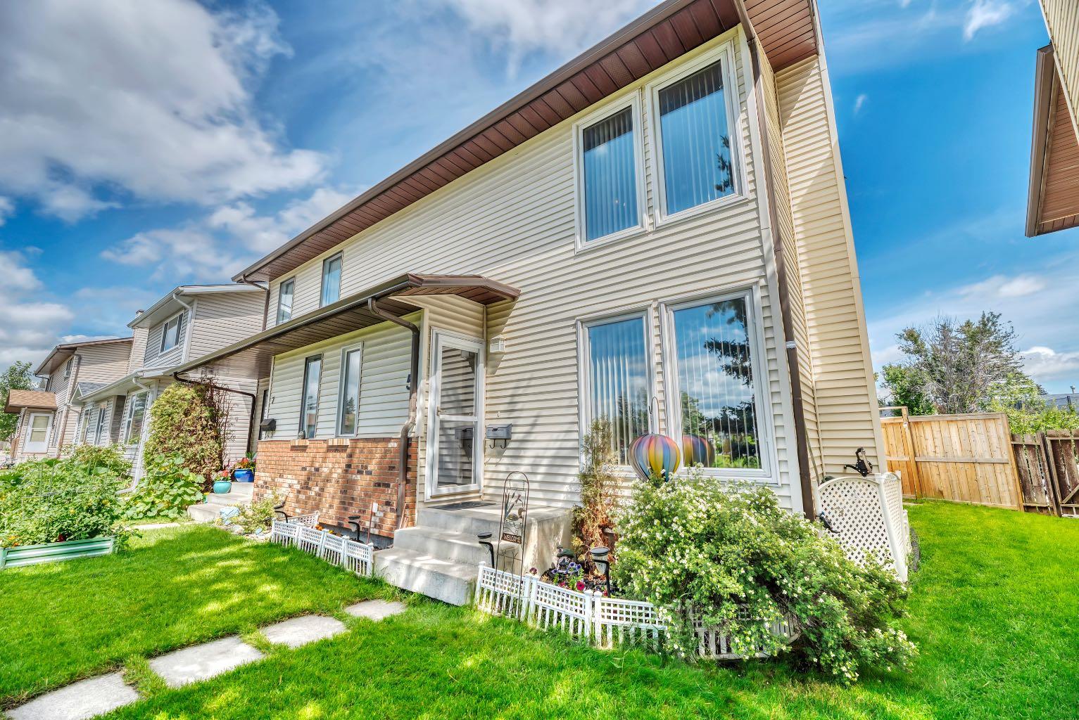 5 Falsby Pl NE, Calgary, AB T3J 1B9
