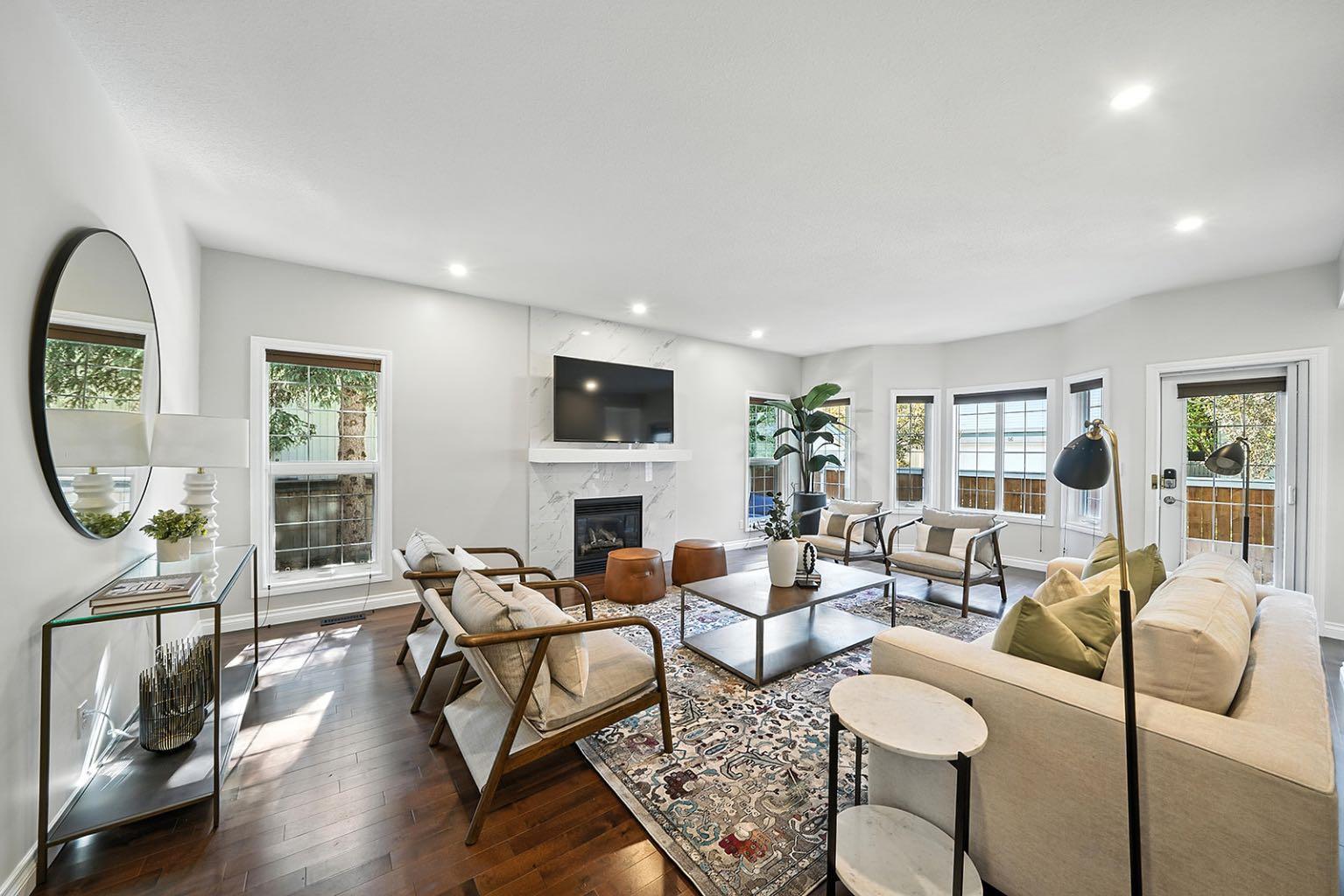 8 Varsity Estates Gdns NW, Calgary, AB T3A 5M9