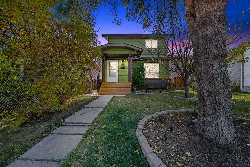 56 Shawmeadows Close SW, Calgary, AB T2Y 1A7