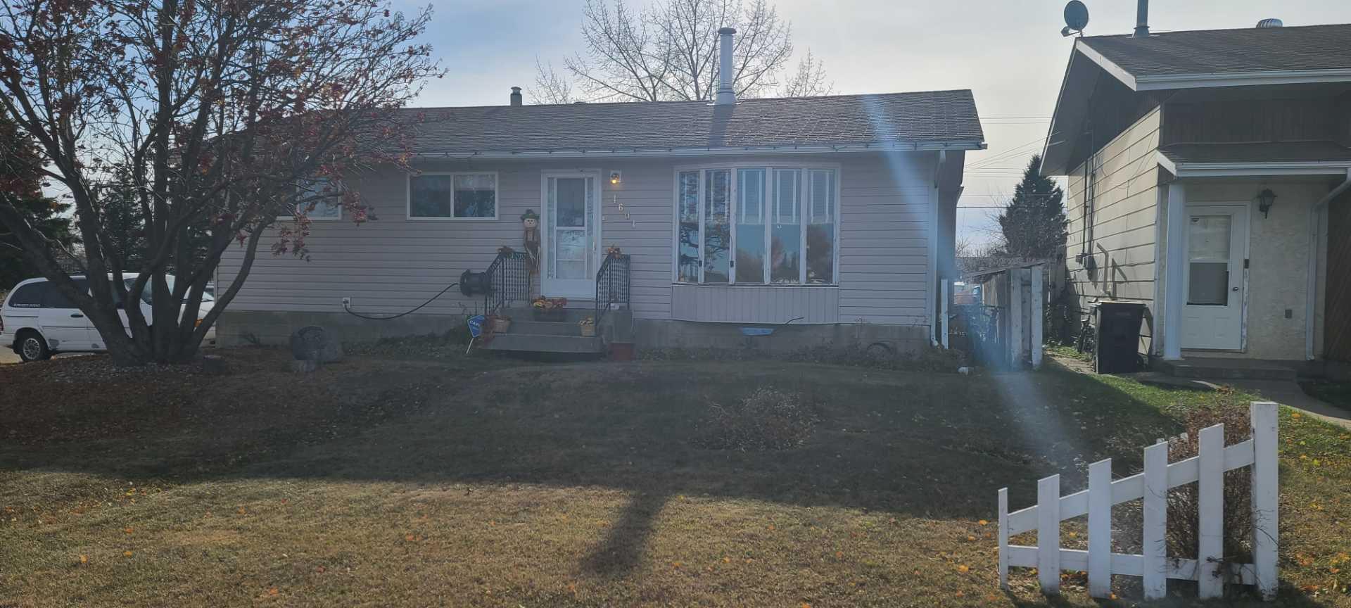 50 Avenue Unit 4601, Grimshaw, AB T0H 1W0