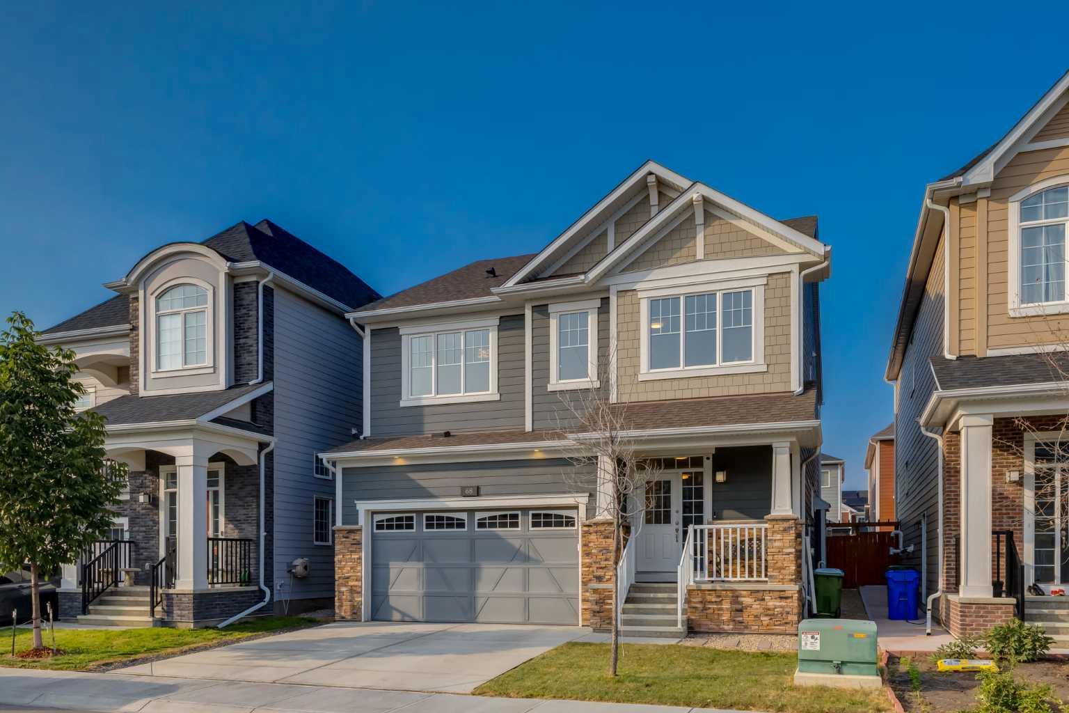 68 Yorkstone Grv SW, Calgary, AB T2X 4K6