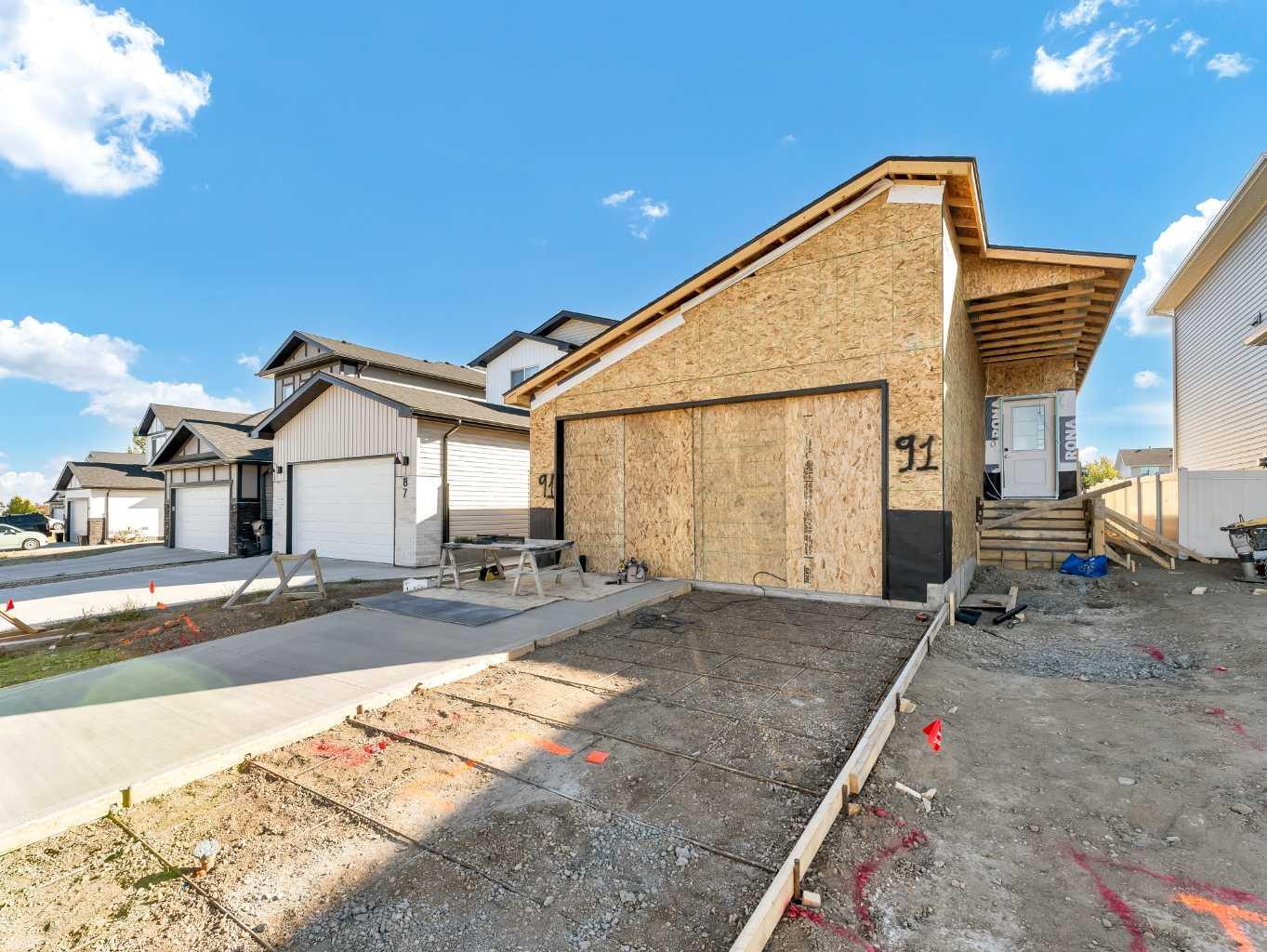 91 Sierra Rd SW, Medicine Hat, AB T1B 4Y6