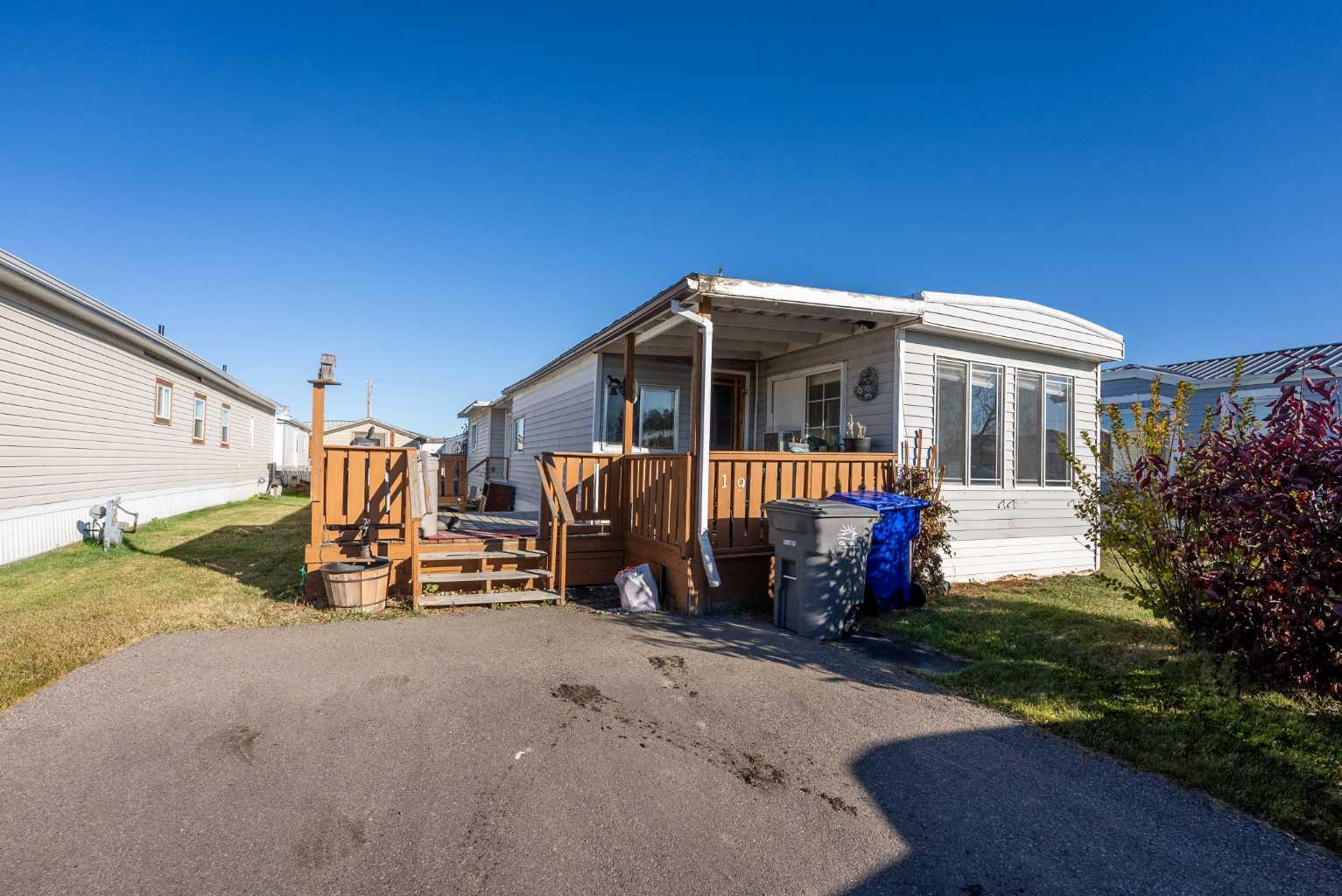 5853 4 Street Unit 19, Claresholm, AB T0L 0T0