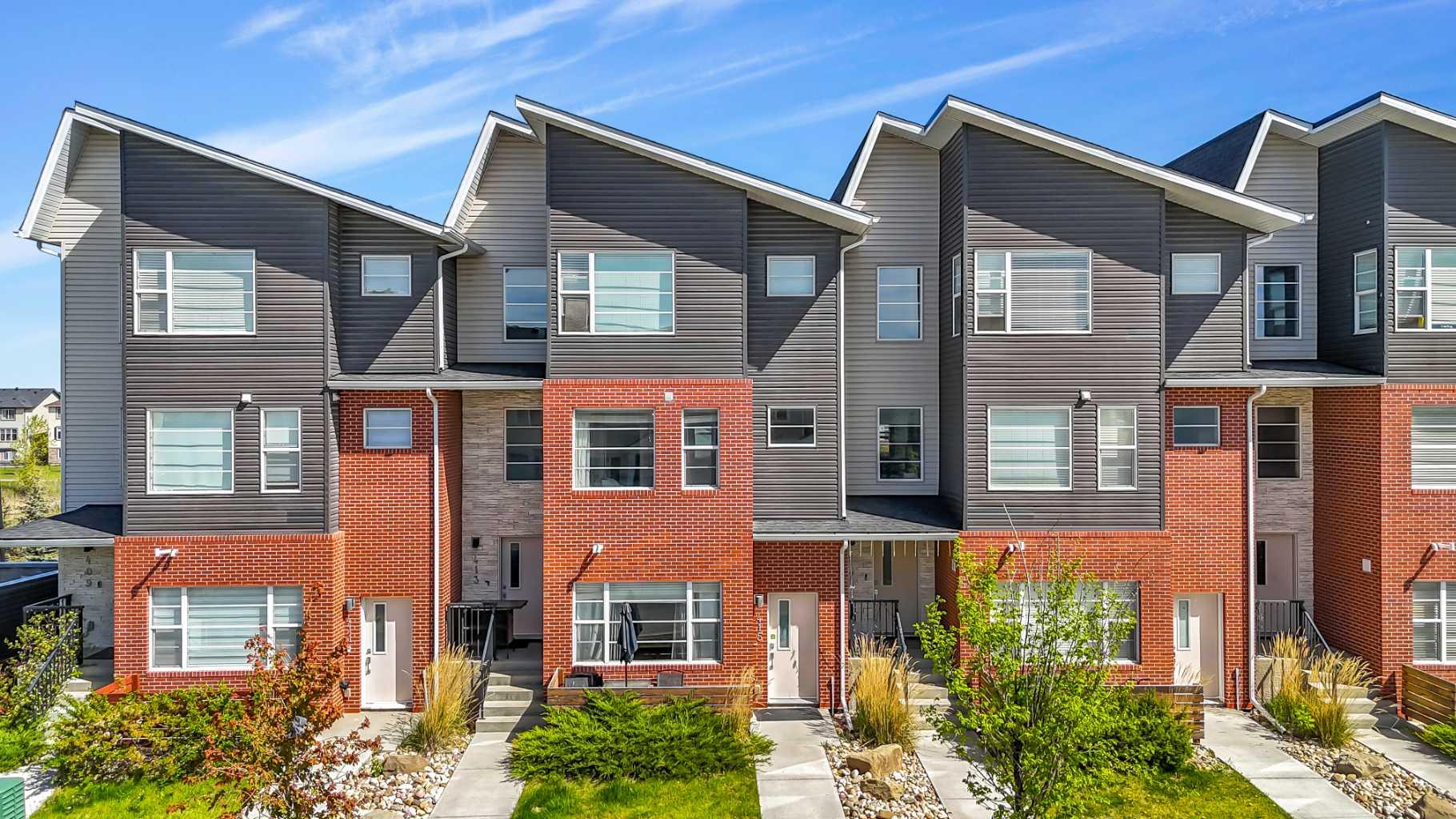 415 Saddlemont Blvd NE, Calgary, AB T3J 0X9