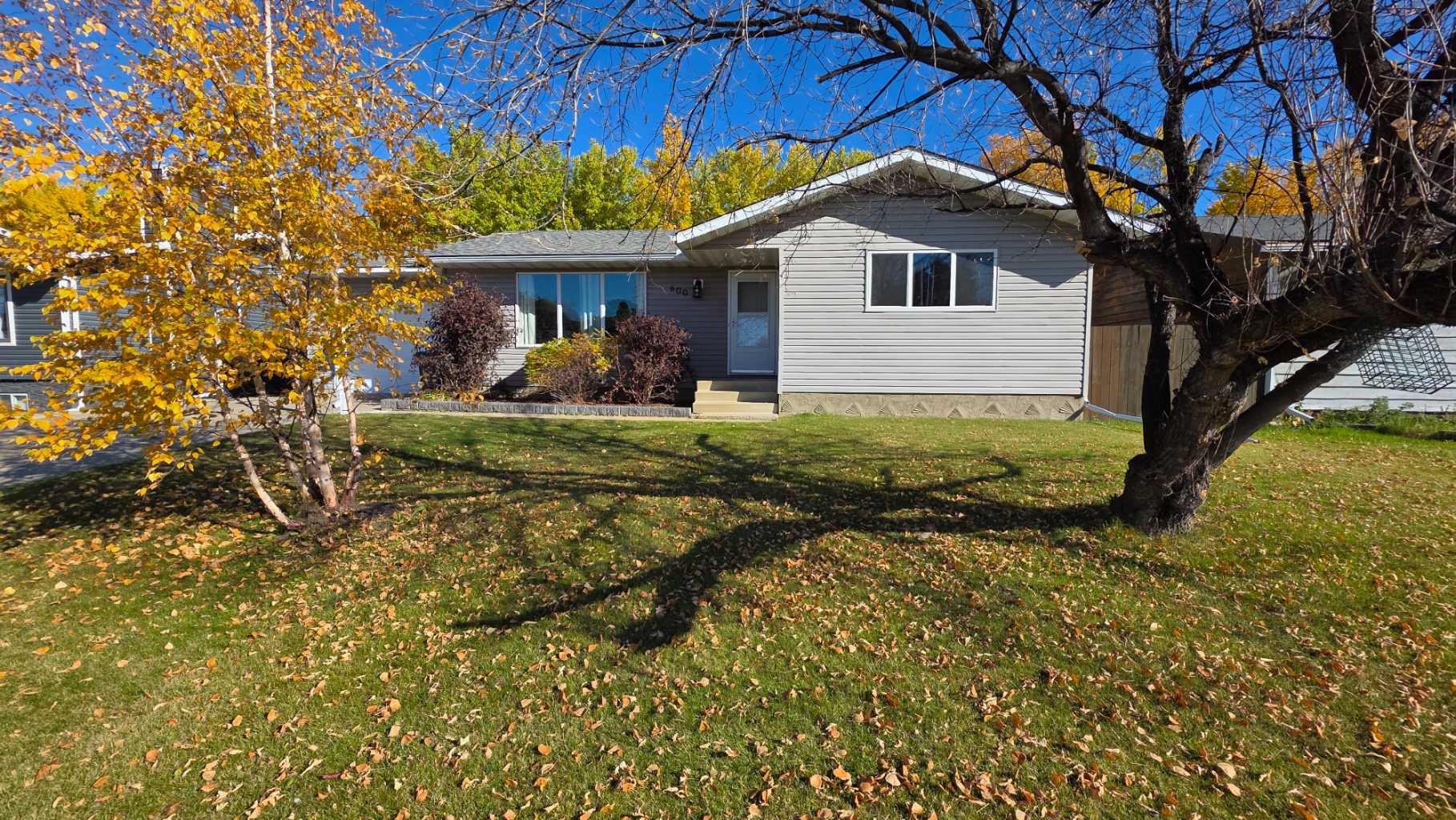 600 Hammond Dr, Fox Creek, AB T0H 1P0