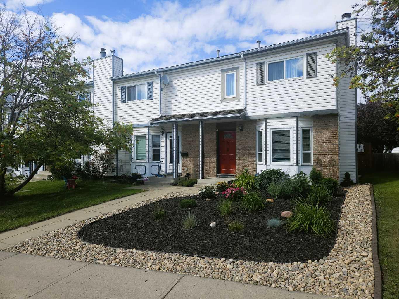 55 Elwell Close, Red Deer, AB T4R 2E2