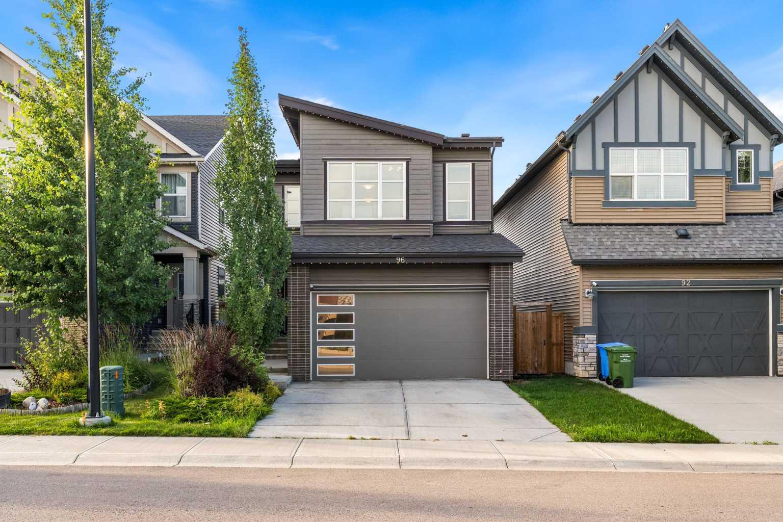 96 Belmont Ter SW, Calgary, AB T2X 4H5
