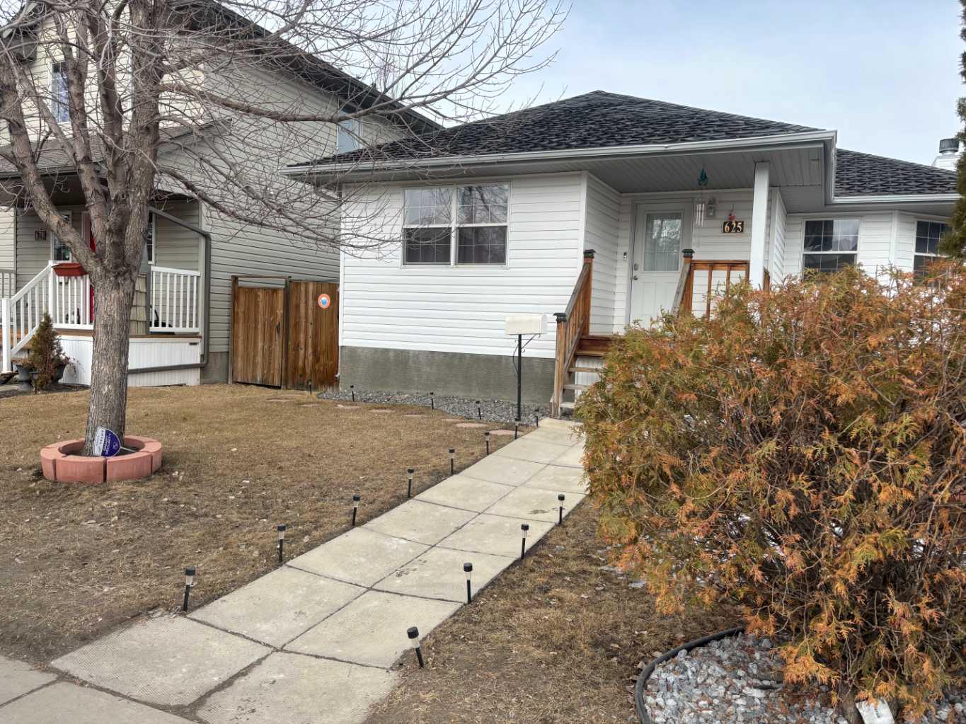 625 Lancaster Dr, Red Deer, AB T4R 3N8