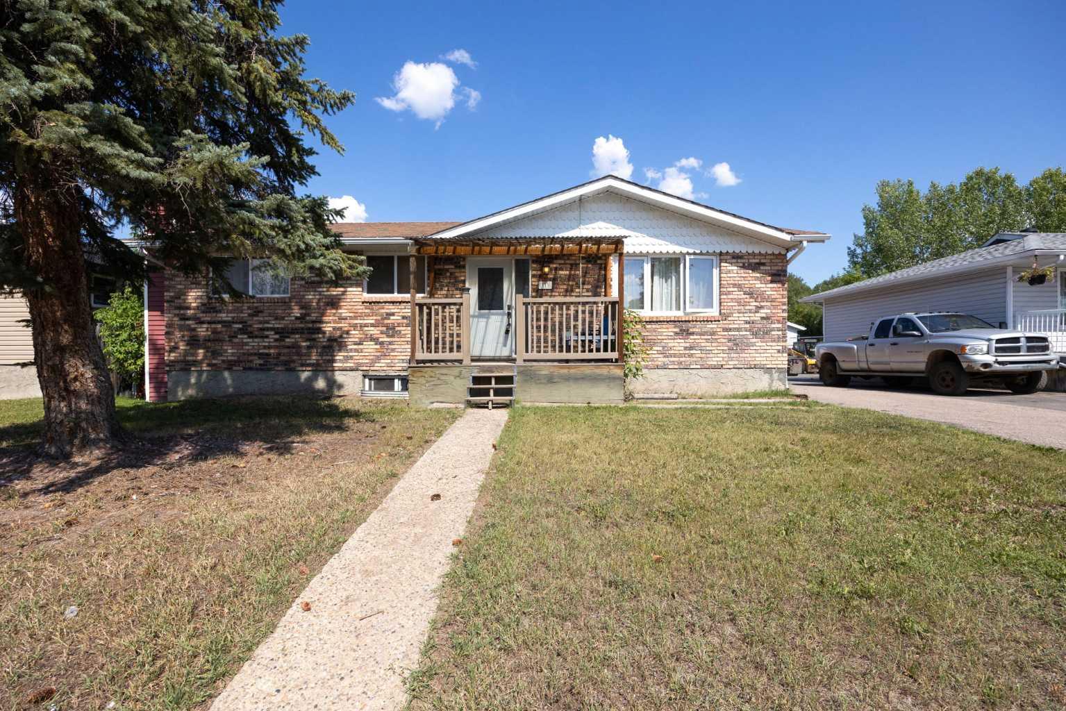 313 Hillcrest Dr, Fort Mcmurray, AB T9H 3V1