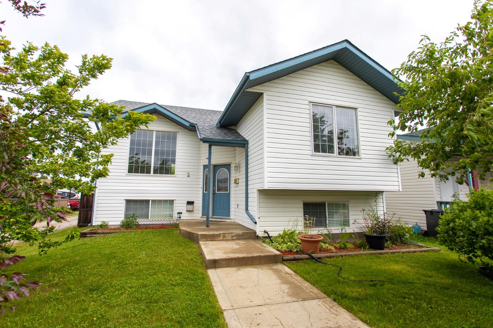 2 Harrigan St, Sylvan Lake, AB T4S 1W6