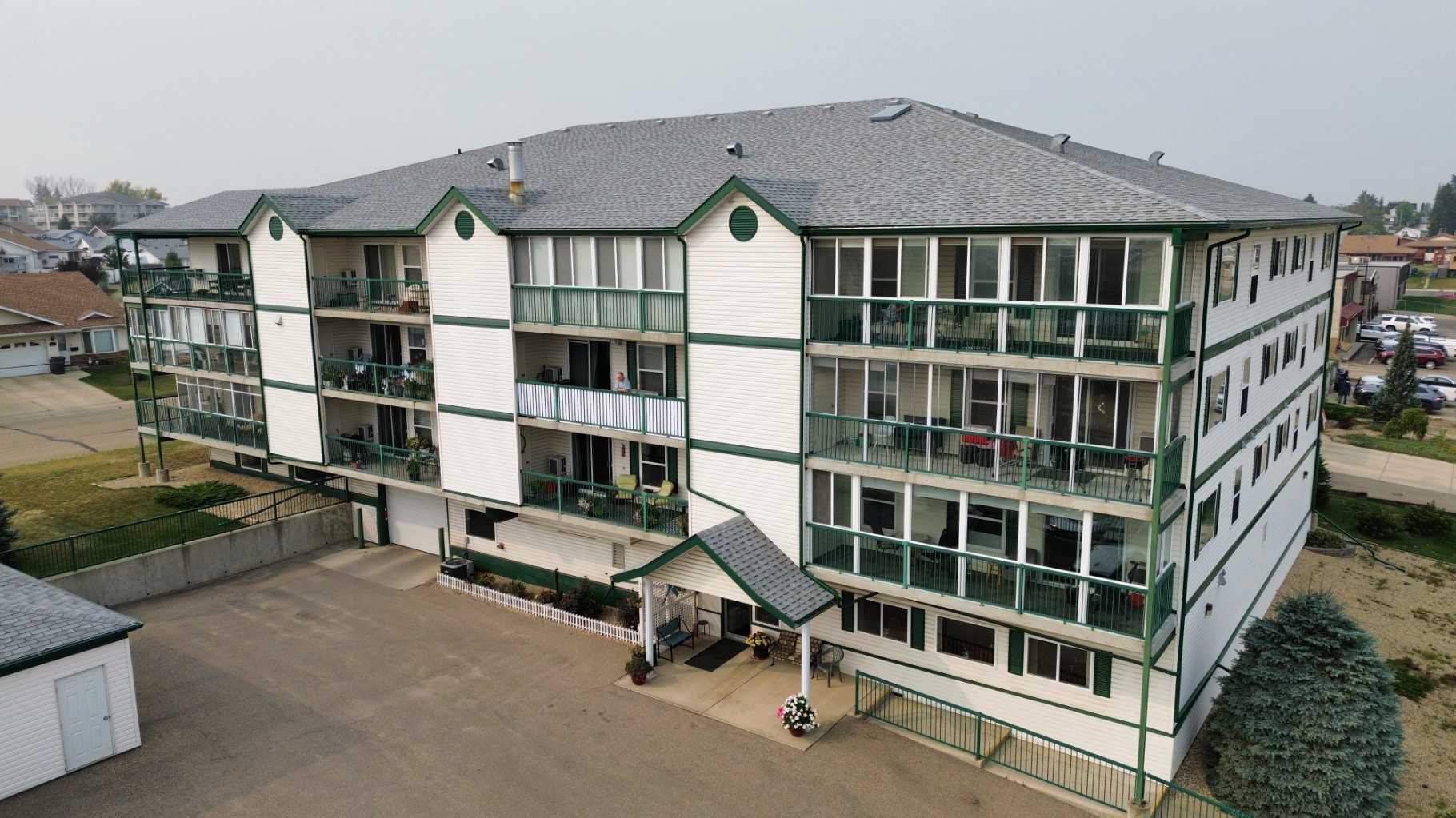 4319 49 Street Unit 205, Innisfail, AB T4G 1B6