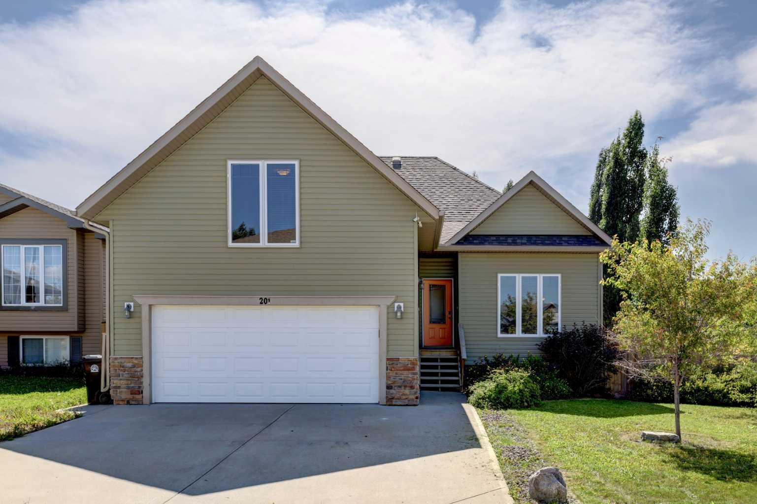 11 Avenue Ne Unit 201 #a, Sundre, AB T0M 1X0