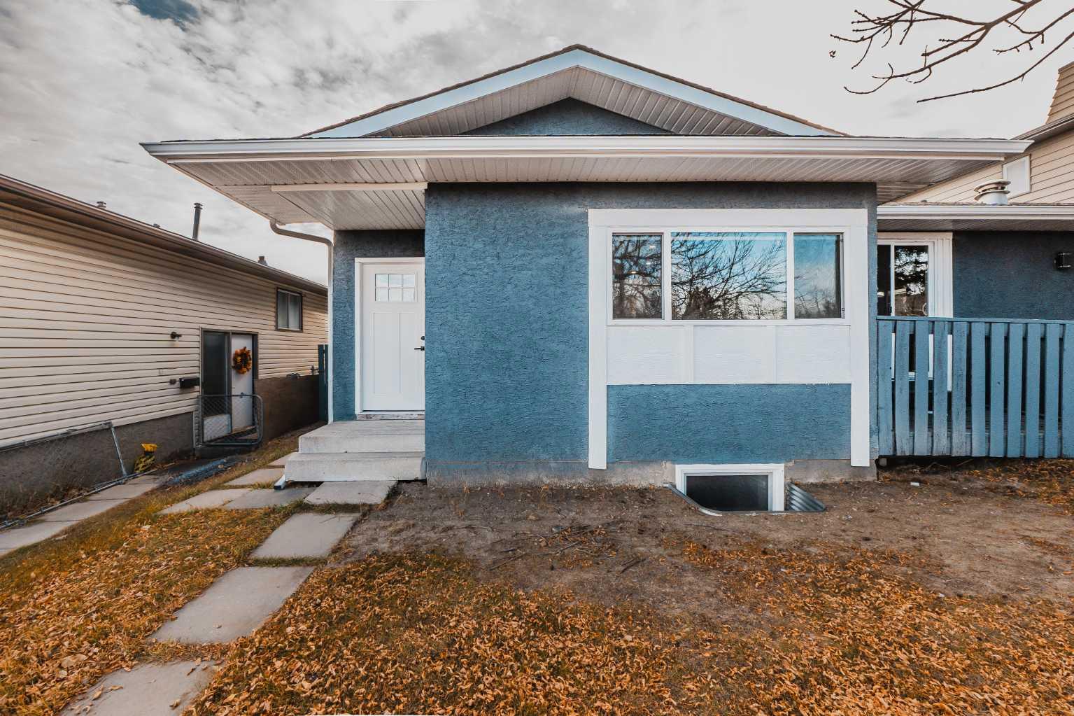 8428 Berkley Rd NW, Calgary, AB T3K 1B4