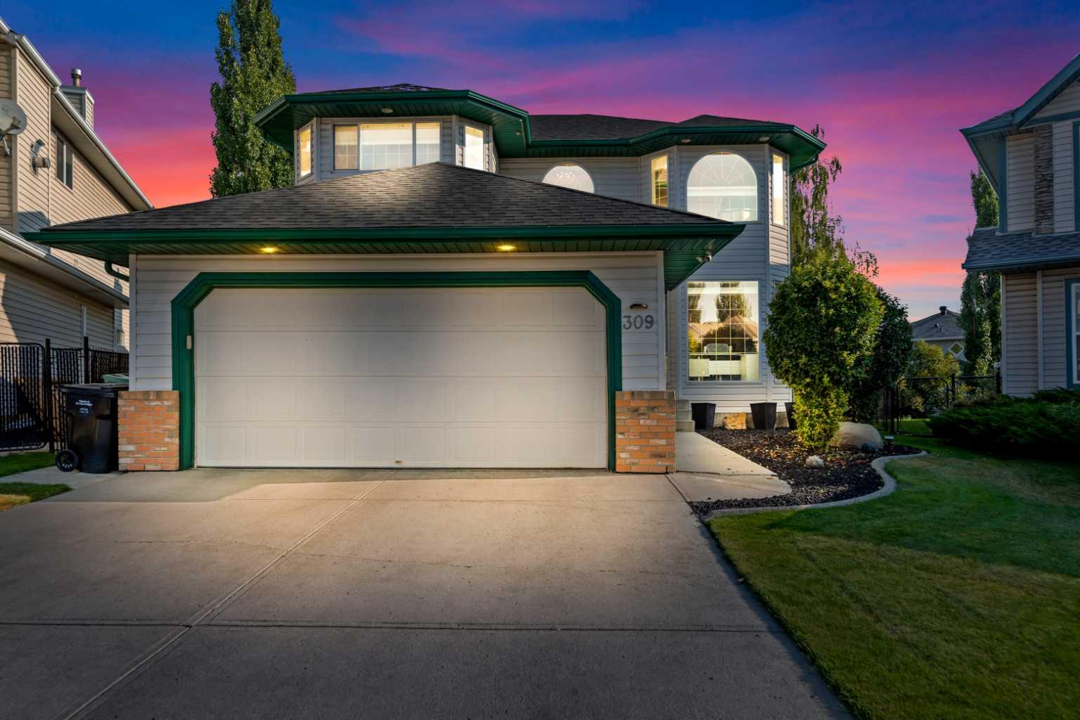 309 Douglas Ridge Pl SE, Calgary, AB T2Z 3A7