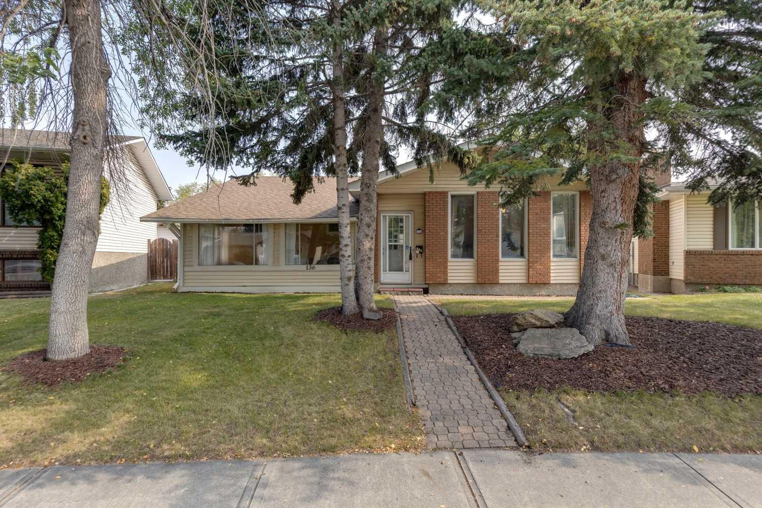 136 Rundleridge Way NE, Calgary, AB T1Y 2J9