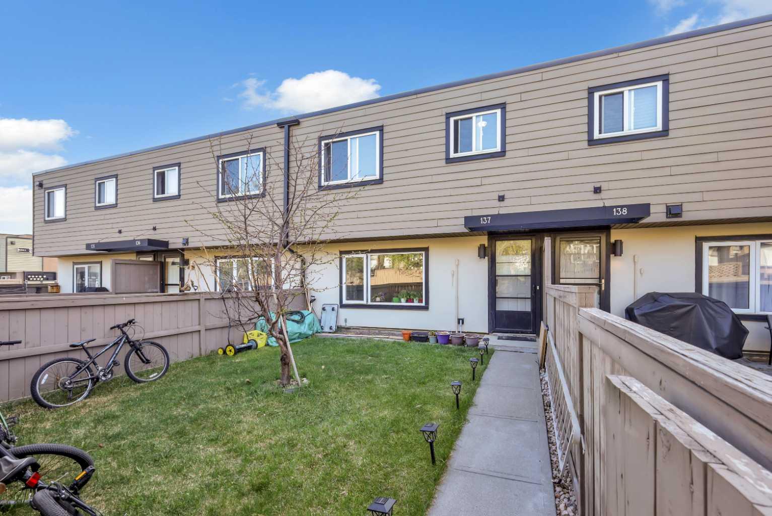 3809 45 Street Sw Unit 137, Calgary, AB T3E 3H4