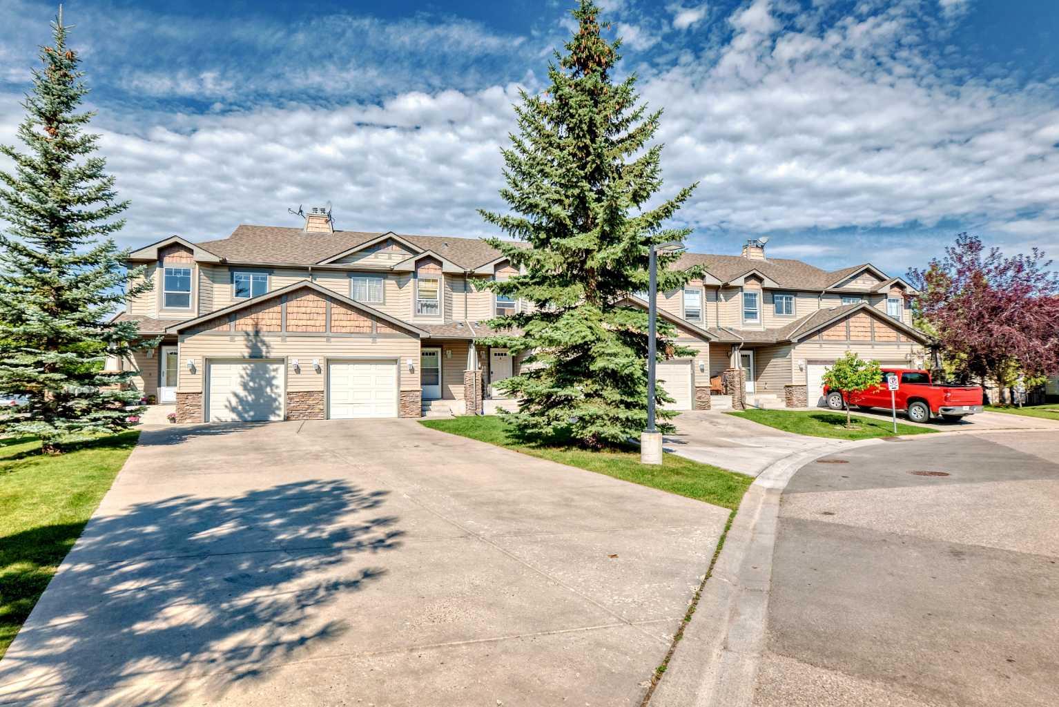 1 Spring Meadows Bay, Okotoks, AB T1S 2G8