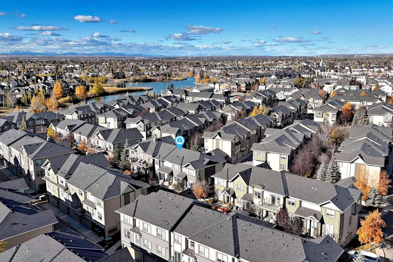 1022 Mckenzie Towne Villas SE, Calgary, AB T2Z 1E4