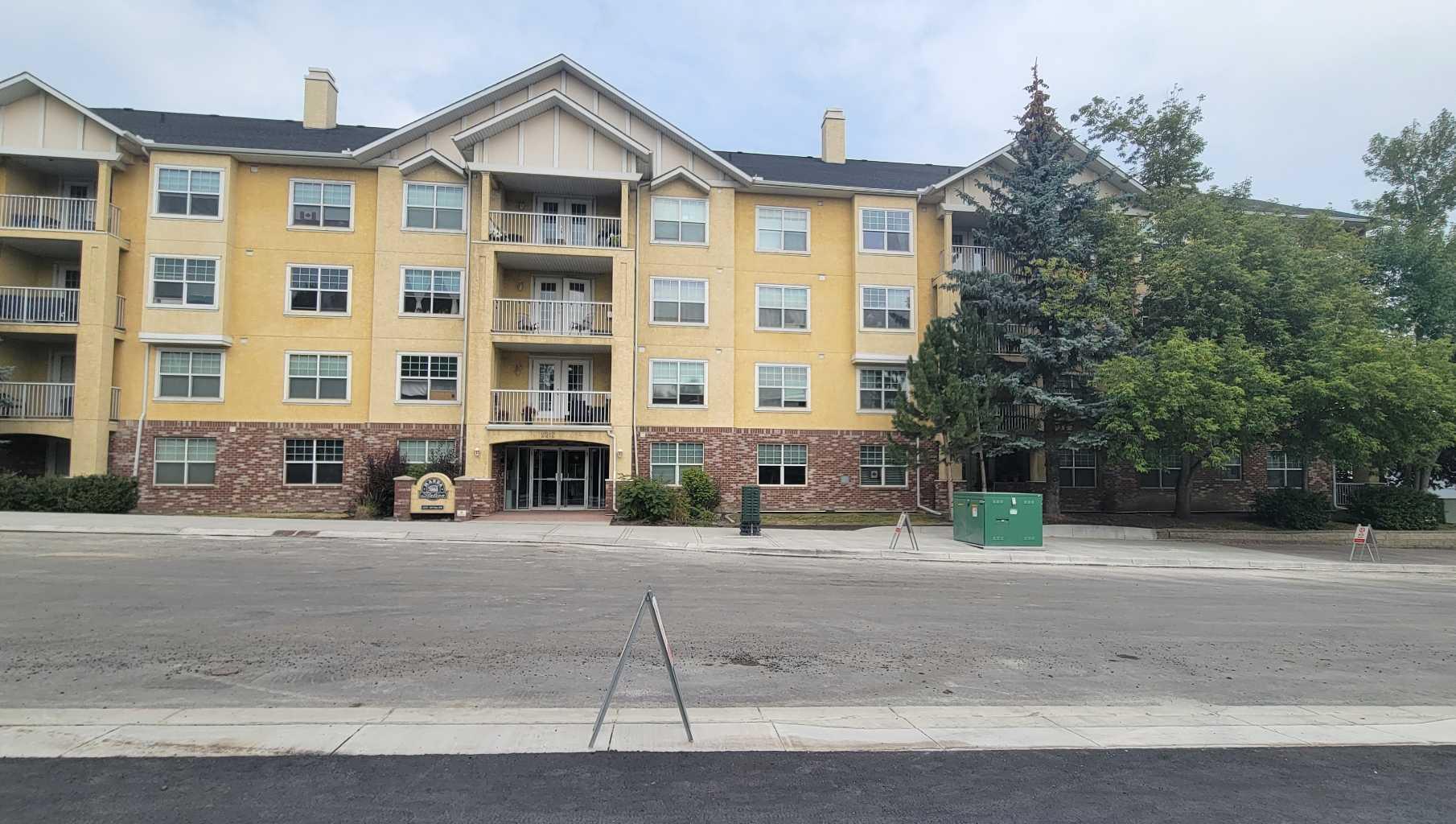 2212 34 Avenue Sw Unit 7, Calgary, AB T2T 2C6