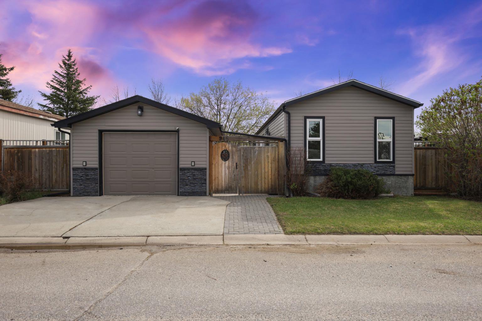 , Strathmore, AB T1P 1E8