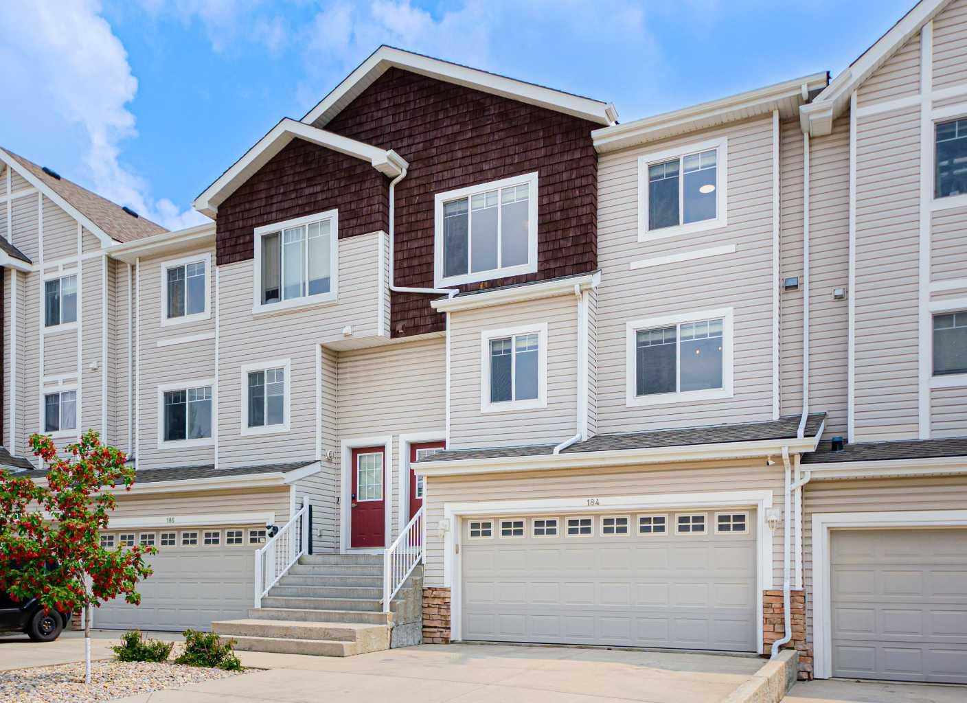 184 Hidden Creek Gdns NW, Calgary, AB T3A 6J5