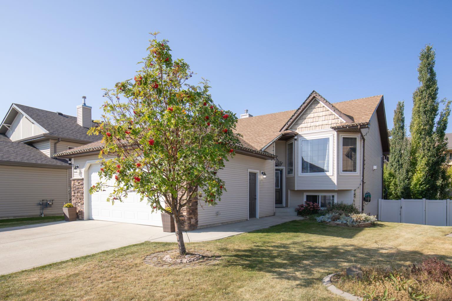 44 Isbister Close, Red Deer, AB T4R 0B9